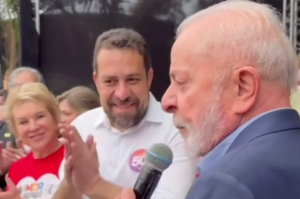 De cabeça pra baixo!!! Hino nacional em ato de Boulos com Lula é adaptado para linguagem neutra… Boulos correu para retirar de suas redes