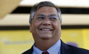 O “fogo amigo” dos ataques a Flávio Dino…
