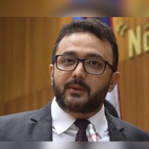 Deputado diz que grande imprensa tem preocupação com os dentes de Bolsonaro e esquece do novo prejuízo da Petrobras e do apagão