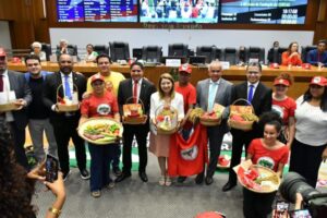 Zé Inácio destaca sessão solene em homenagem aos movimentos sociais na Assembleia Legislativa