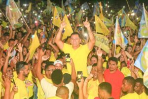 Mecinho reelege-se com votação histórica, e elege a maior bancada de vereadores