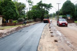 Prefeita Paula Azevedo fiscaliza inicio das obras de recuperação asfáltica na Estrada do Mocajituba