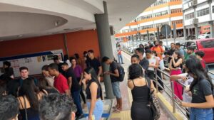 Tumulto e correria: aluno surta em faculdade em São Luís e ataca pessoas com spray de pimenta