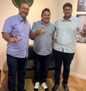 Vereador Laurivan reúne com Marcus e Orleans Brandão e deve assumir a presidência do MDB em Raposa