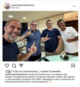 Conselheiro do Tribunal de Contas do Maranhão faz o “L” alusivo ao presidente Lula