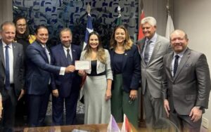 Ao levar a esposa para o PDT, Othelino segue carreira solo e ganha fama de inconfiável na política do MA