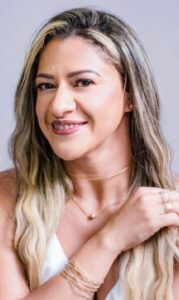 Conheça Fernanda Costa, ex-funcionária que “cuidava” das finanças de Pacovan