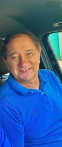 Após parecer pelo indeferimento de sua candidatura, ex-prefeito Djalma de Melo é visto apreensivo no Fórum