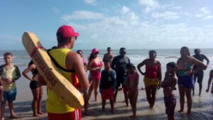 Corpo de Bombeiros realiza 15 mil abordagens preventivas para evitar afogamentos