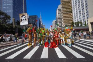 Avenida Paulista é surpreendida com as cores, as toadas e o brilho do São João do Maranhão