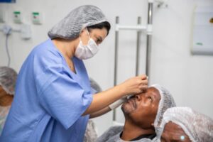 Governo realiza cerca de 500 atendimentos com mutirão de cirurgias oftalmológicas no HCI no fim de semana