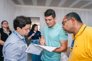 Titular da SES visita obras do novo Centro de Atenção Psicossocial de Álcool e outras Drogas