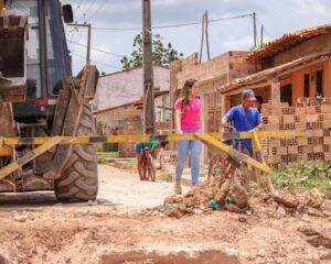 Secretários Miranda e Dra. Thaíza visitam as obras de infraestrutura da Barraginha