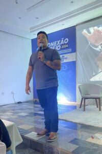 Mesmo correndo risco, Consultor de Comunicação faz live revelando especulação