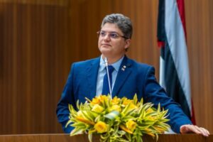 Deputado Francisco Nagib sai em defesa de professores e denuncia seletivo irregular em Codó