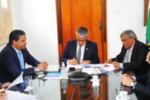Judiciário e município de Pinheiro formalizam regularização fundiária