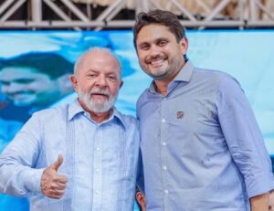 No MA, Lula destaca trabalho do ministro das Comunicações e afirma: “Estou feliz com Juscelino”