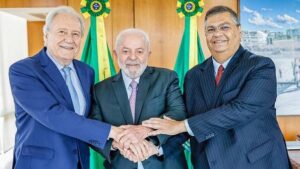 Dino comemora escolha de Ricardo para sucedê-lo na Justiça