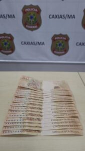 Duas pessoas são presas em flagrante com cédulas falsas