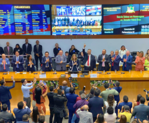 Prefeitos do Maranhão participam da homenagem ao novo ministro do STF, Flávio Dino, na Alema