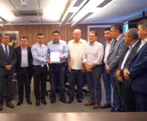 Presidente da Famem e diretor-geral impulsionam representatividade em Brasília: encontro com prefeitos e convite para composição na CNM