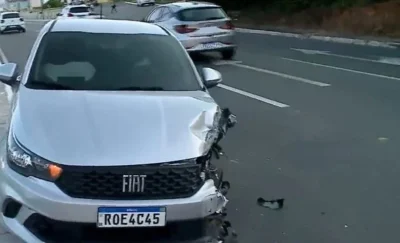Motorista com sinais de embriaguez foge após provocar batida e agredir equipe de reportagem
