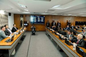 Congresso analisa vetos sobre saidão e fake news na terça-feira