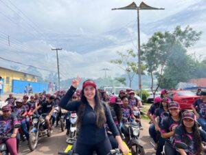 Prefeita Fabiana Mendes reúne multidão no Rally das Mulheres em Presidente Vargas