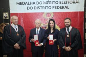 TREDF concede medalha a José Sarney