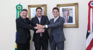 Presidente da Famem e diretor-geral realizam visita de cortesia ao governador em exercício, no Palácio dos Leões