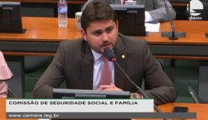 Juscelino Filho elogia ações do Consórcio Nordeste na área da saúde