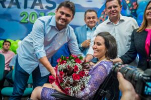 Andreia vota contra medalha para Juscelino