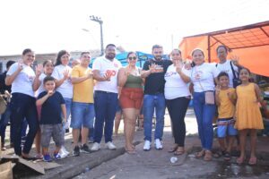 Jamys Gualhardo leva Dudu Diniz à feira do Parque Vitória no Dia do Feirante