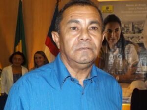 Ex- Prefeito Afonso Celso parece que esqueceu as obras inacabadas e ataca adversários.