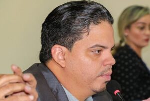 Pinheiro: Luciano mantém decreto e pede população em casa