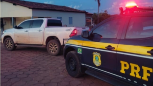 PRF recupera 3 veículos roubados e prende homem no interior do MA