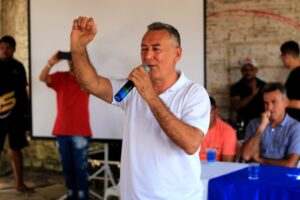 Carrinho libera “pacote” com reajuste de 3,62% aos profissionais da Educação e mais 1/3 de férias no salário antecipado