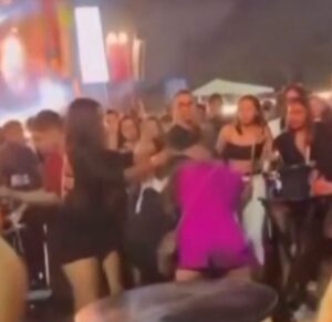 Pau cantou no show de João Gomes entre mulheres; confira no vídeo
