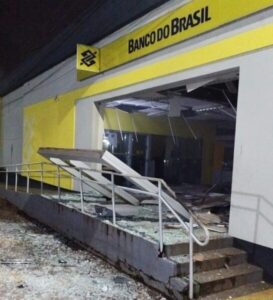 Criminosos explodem do Banco do Brasil de Rosário