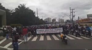 Motoristas de aplicativo protestam contra regulamentação da função em São Luís