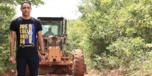 Prefeito Dr. Pedro Paulo acompanha obras de recuperação de estradas vicinais em Presidente Juscelino.