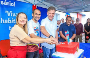 Ao lado do deputado federal Aluísio Mendes, Iracema Vale participa da programação de aniversário de São Benedito do Rio Preto