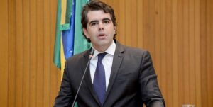 “Vivemos época diferente”, diz Adriano, sobre apoio de sarneysistas