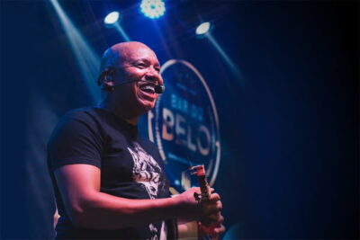 Morre Anderson Leonardo, vocalista do Molejo, vítima de câncer