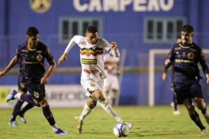 Sampaio perde para Aparecidense na estreia da Série C