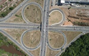 Nova alça dá funcionalidade e embeleza elevado da Via Expressa, no Jaracaty
