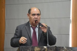 Astro de Ogum defende com unhas e dentes as emendas parlamentares