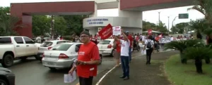 Professores da UFMA entram greve por tempo indeterminado