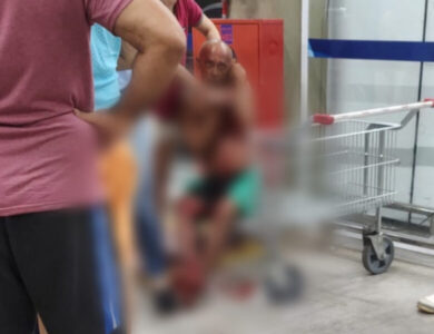 Assista! Idoso é brutalmente esfaqueado dentro do Supermercado Assaí, em São Luís