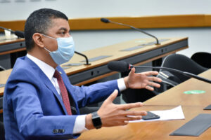 Bolsonaro não tem moral e o governo dele está acabado, afirma Bira